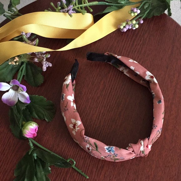 NWOT Floral Knot Headband In Dusty Rose *Adorable* - Picture 3 of 4